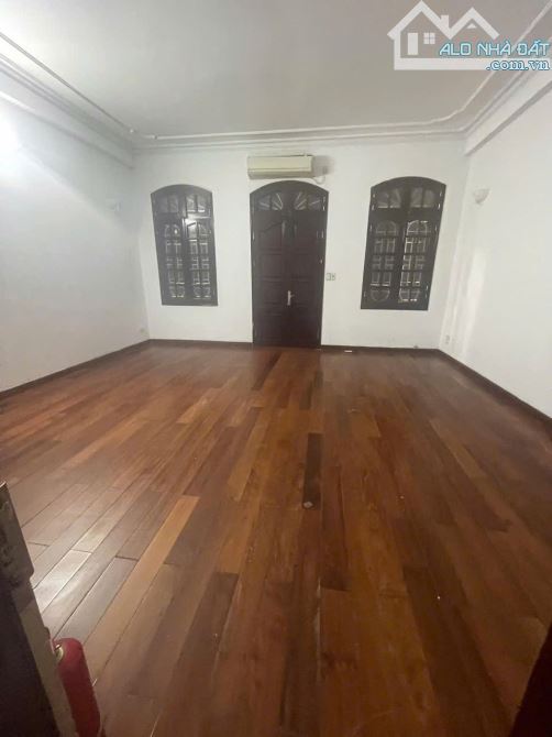 Cho thuê nhà ngõ 61 Phạm Tuấn Tài dt 80mx 4 tầng, 5 PN, ô tô đỗ cửa - 6