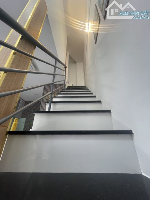 BÁN NHÀ GẦN MẶT TIỀN LÊ VĂN SỸ, P12 QUẬN 3, FULL NỘI THẤT, 20M2, 2 TẦNG, 2 PN, CHỈ 4.6 TỶ - 6