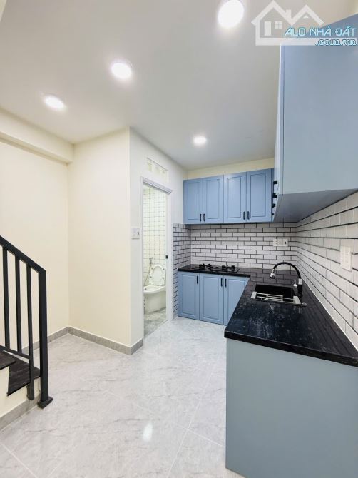 Thống Nhất - Gò Vấp - 50m2 - 3 Tầng - 6.6 tỷ - Hẻm Ô tô - Hoàn công - SHR - 6