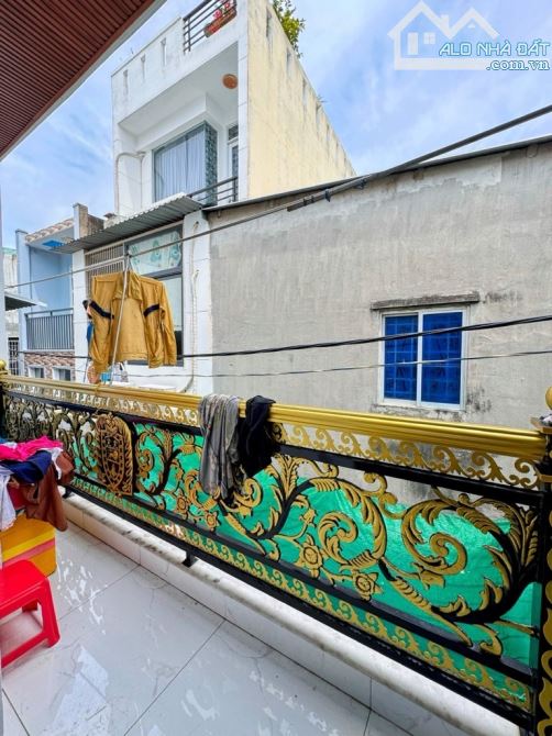 NGANG LỚN 4.5M - NHÀ 2 TẦNG MỚI ĐẸP Ở NGAY - GẦN CHỢ BÌNH LONG - GIÁP TÂN PHÚ - 42M2 - 6