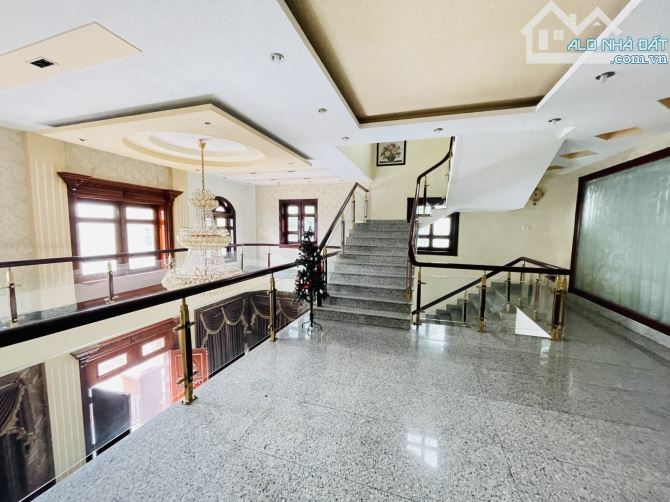 đường Liên Ấp 2-3 bình chánh 300m2 4 tầng giá chỉ 26.x tỷ - 6