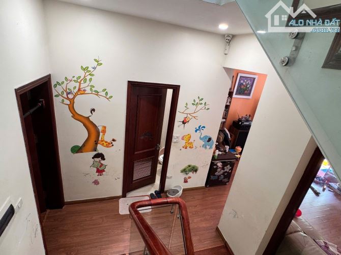 Mặt phố Tô Ngọc Vân 5 nổi 1 hầm - thang máy- 2 thoáng trước sau sổ vuông- Hồ Tây lộng gio - 6