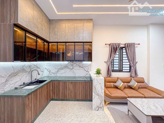 BÁN  NHÀ TRỆT LẦU GÓC 2 MẶT TIỀN , THIẾT KẾ HIỆN ĐẠI MỚI HOÀN THIỆN - TRỤC CHÍNH HẺM 160 T - 7