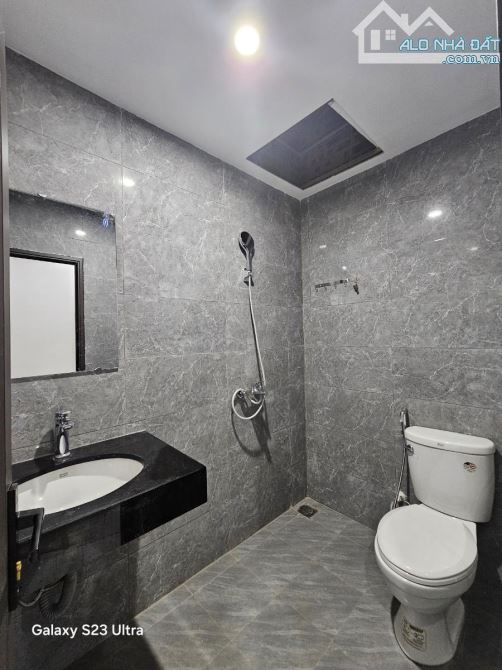 Toà CHDV Hoàng Hoa Thám, 130m2*7T, MT 7.1M, 28 phòng KK, ngõ KD, đủ PCCC, Dtien 8%/năm - 7