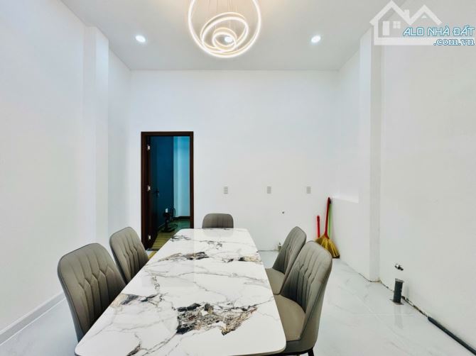 SÁT CV GIA ĐỊNH GÒ VẤP - ÔTÔ ĐỔ CỬA - 3 TẦNG MỚI - 58M2 - FULL NỘI THẤT - 9 TỶ XÍU - 7