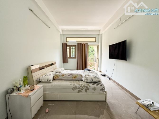 Bán gấp nhà mặt tiền đường Lý Thái Tổ, Quận 3 giáp Quận 1-5 tầng có thang máy-Lề đường 7m - 7