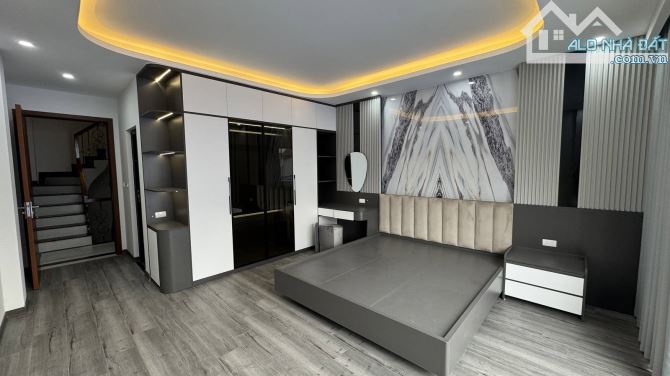 Bán Nhà  Cổ Linh  Thang máy ô Tô đỗ Cổng 35M2 7T MT5.3 giã  8.5 tỷ Long Biên Hà Nội - 7