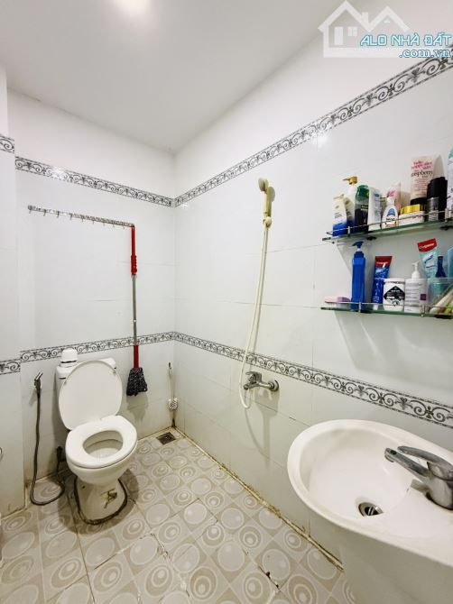 Bán gấp nhà 73m2 nở hậu. 2 tầng . Chế lan Viên . Tây thạnh. 7.9ty - 7