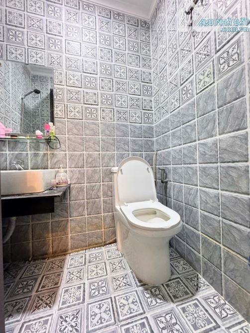 HIẾM: GIÁP TÊN LỬA QUẬN 6 - HXH 6M  THÔNG - VỪA Ở VỪA KD NGON - 26M2 (4.4X7), 2 TẦNG ĐÚC - - 7