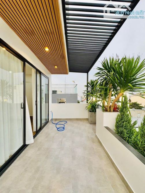 Chính chủ bán nhà 56m2 xây 5 lầu Đoàn Như Hải,Q4 giá 4tỷ350.Gần Cầu Khánh Hội.Hẻm 7m - 7