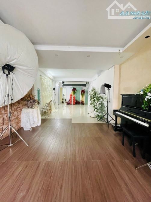 Bán nhà 2 mặt phố Xã Đàn  Đê La Thành, 120m² - 7 tầng hiện đại, sổ đỏ vuông vắn - 7