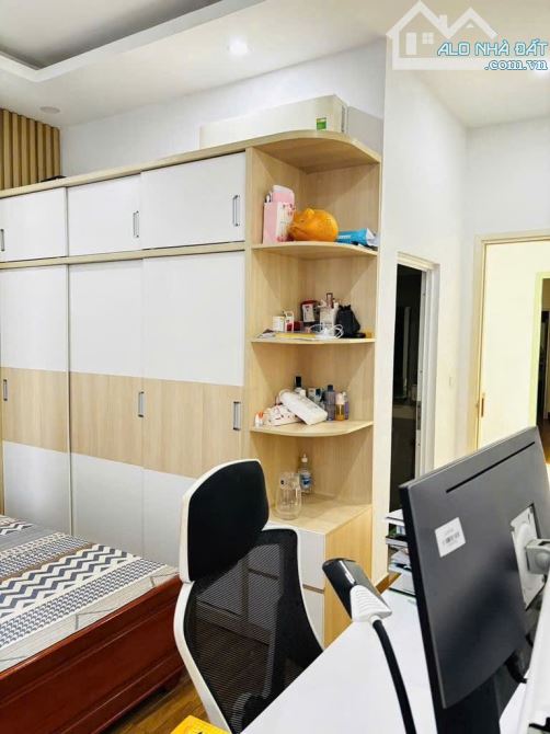 Nhà đẹp gần chợ Hiệp Bình, sân đậu ôt. 1 trệt 2 lầu, 3pn 4wc, sẵn nội thất - 8
