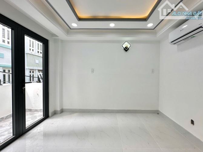VIP Đoàn Thị Điểm – P.1 Phú Nhuận – 43m² – Nhà 4 Tầng BTCT – 5PN – 5WC – Giá chỉ 8.3 tỷ - 8