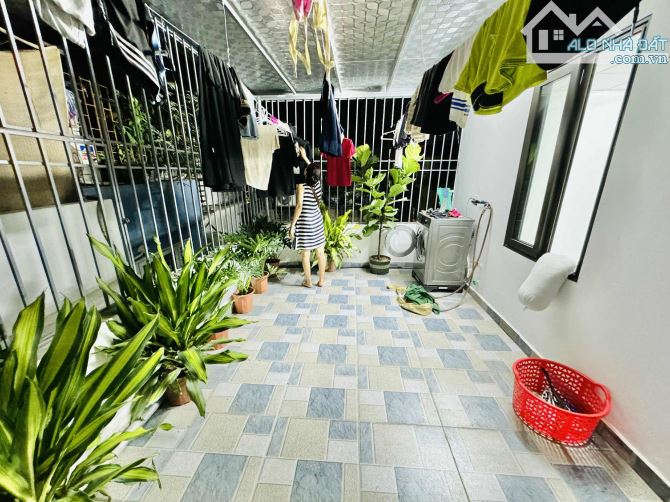 Nhà Phố Trần Khát Chân : 4Tầng - 4ngủ - Lô Góc - 15m ra oto - 8