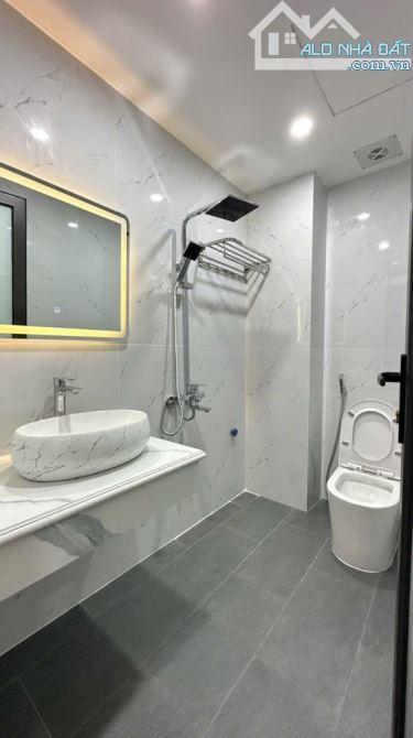 Bán nhà Vĩnh Hưng. Mặt ngõ thông. Ô tô đỗ 15M. Gần phố, gầm Ô tô. Tiện ích đầy đủ. - 8