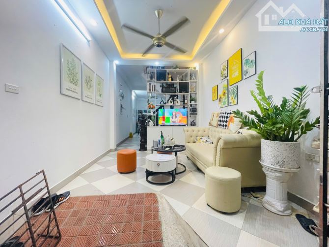 BÁN NHÀ TRẦN CUNG CẠNH KĐT NAM CƯỜNG, 40M2, 5 TẦNG, MT 4M, NHÀ ĐẸP NỘI THẤT XỊN, GIÁ 9 TỶ - 9