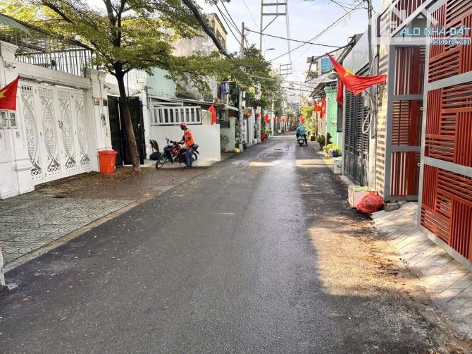 Nhà đẹp gần chợ Hiệp Bình, sân đậu ôt. 1 trệt 2 lầu, 3pn 4wc, sẵn nội thất - 9