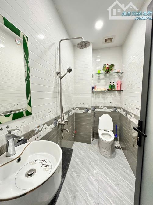 NHÀ ĐẸP – XÂY Ở KIÊN CỐ, NHƯ MỚI - 3 TẦNG 5.X TỶ, Q12 - 9