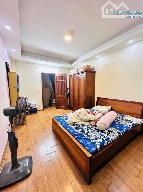 🚗 ĐẸP KEENG! NHÀ CẦU GIẤY - PHÂN LÔ, 5 TẦNG, NỞ HẬU, ĐẸP, Ở SƯỚNG. - 9