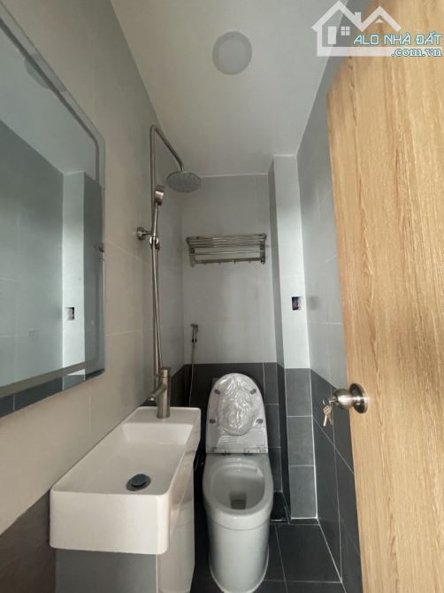 BÁN NHÀ GẦN MẶT TIỀN LÊ VĂN SỸ, P12 QUẬN 3, FULL NỘI THẤT, 20M2, 2 TẦNG, 2 PN, CHỈ 4.6 TỶ - 9