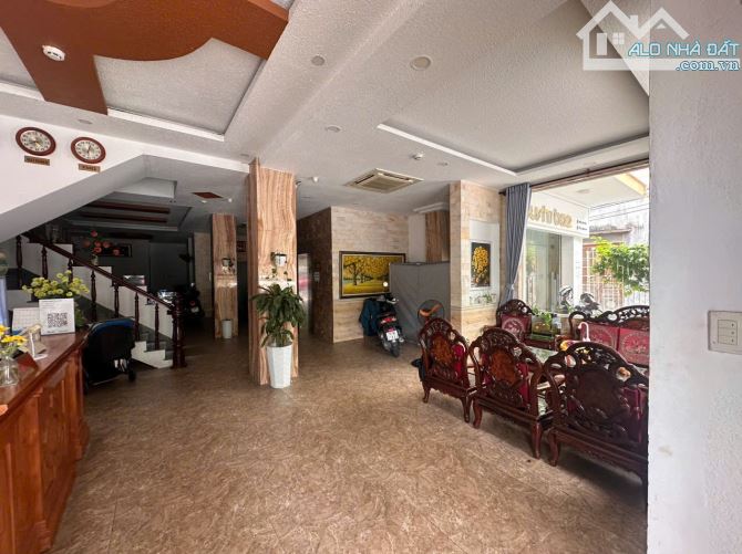 Bán Khách Sạn 6 Tầng - Căn góc Mặt Đường Lý Nam Đế rộng 20M - 9