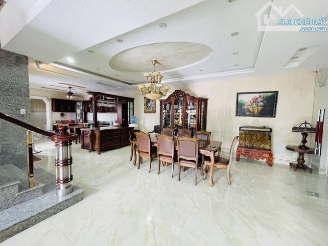 đường Liên Ấp 2-3 bình chánh 300m2 4 tầng giá chỉ 26.x tỷ - 9