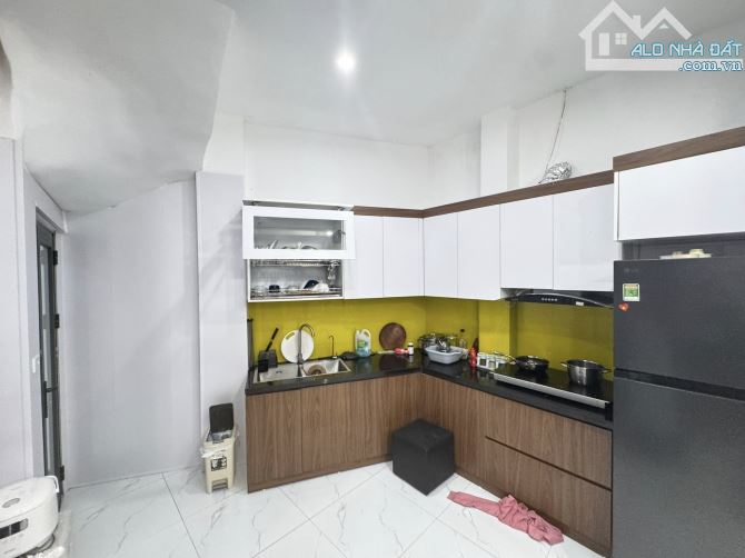 TRẦN KHÁT CHÂN, QUẬN HAI BÀ TRƯNG, 45M2,4 TẦNG AN SINH ĐỈNH GẦN ĐƯỜNG Ô TÔ. - 9