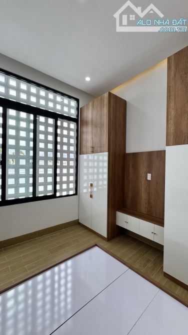 NHÀ TRỆT LẦU XÂY MỚI KIẾN TRÚC HIỆN ĐẠI |  THUỘC HẺM 311 ĐƯỜNG NGUYỄN VĂN CỪ | PHƯỜNG AN H - 9