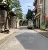 Bán mảnh đất tại Việt Hưng đường 3 ô tô tránh vỉa, hè, view công viên, giá tốt đầu tư