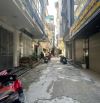 Bán nhà Phân Lô đường Nguyễn Khang - Sổ 50m2 - 5 Tầng - MT 5,3m - Ngõ oto chạy.