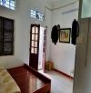 Cho thuê nhà LÔ GÓC - Ô TÔ tránh phố Hoa Bằng, Cầu Giấy 30m x 3 tầng giá 12 triệu