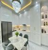 - Bán nhà Hoàng Quốc Việt, sát phố, 31m2, 8.9 tỷ.