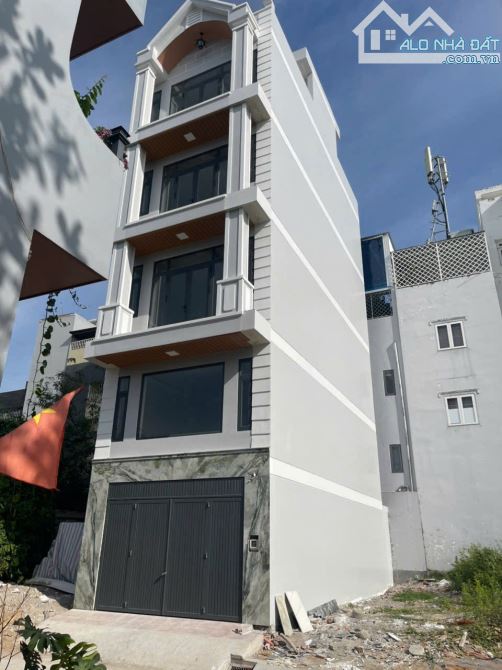 Đất đường Hoàng Quốc Việt, 5x12=60m2 vị trí đẹp  giá 7.2 tỷ - 4