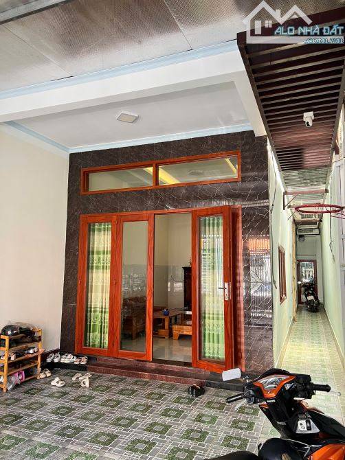 Bán nhà hẻm 6m Đ. Đồng Khởi, gần bv y học cổ truyền, tp Biên Hoà. Sổ riêng thổ cư 200m2