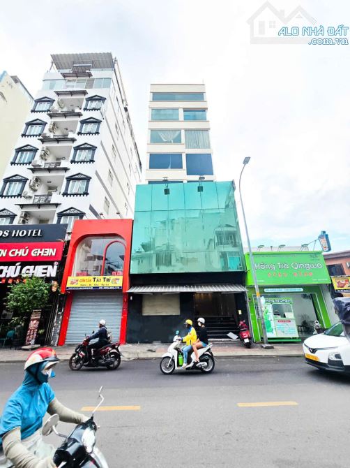Cho thuê tòa nhà 287 Nguyễn Trãi Quận 1 DTx21m trệt lửng 6 lầu thang máy chỉ 180 triệu