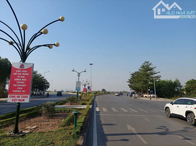 Bán đất BT ĐH Long Thông 2 đầu Đg Lý Thánh Tông DT 270m, MT15m,Hướng TB&ĐN,Giá 33 tỷ - 2