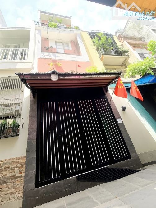 🏡 BÁN NHÀ MỚI ĐẸP 4 TẦNG, HẺM XE HƠI QUẬN 3 - SÁT CHỢ BÀN CỜ, CHỈ 6,75 TỶ 🏡