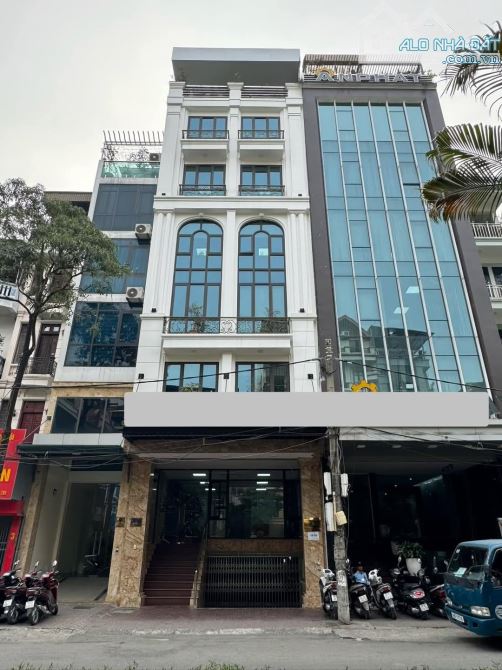 Bán nhà mặt phố Ngô Gia Tự, Long Biên. 93 m2, 5 Tầng. Vỉa hè rộng, ô tô, KD, VP cho thuê.