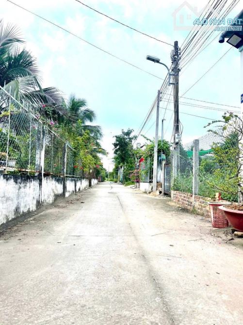 Cần bán nhà mới nhánh sau lưng công vụ phường 5