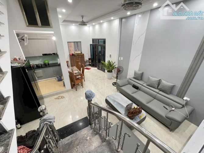 HOÀNG NHƯ TIẾP_BỒ ĐỀ : 3 TẦNG DÂN XÂY_TRUNG TÂM_TIỆN ÍCH BẠT NGÀN_DT 48,5M_GIÁ 7 TỶ 5