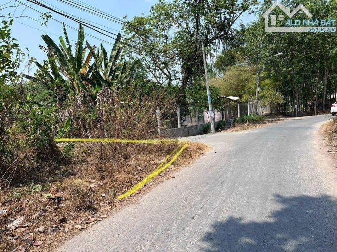 Bán đất góc 2 mặt tiền nhựa 1 xẹt ngắn Nguyễn Văn Khạ xã Phú Hòa Đông Củ Chi TPHCM, 10x20m