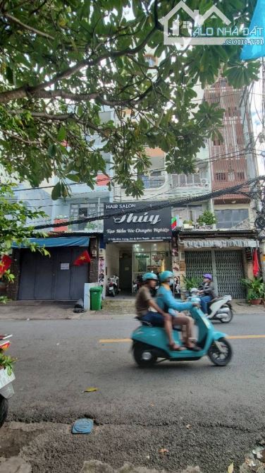 TRẦN BÌNH TRỌNG P5 BÌNH THẠNH NHỈNH 2 Tỷ CÓ HỘ KHẨU NGAY TRUNG TÂM TP HCM.