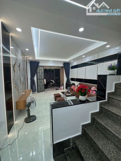 Bán Nhà Thạnh Xuân 40, hẻm Xe Hơi trong nhà, 4x17, 2T, 3PN, giá 4ty15