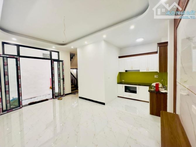 TRƯƠNG ĐỊNH 8.5 TỶ - THANG MÁY - DIỆN TÍCH 42M - SỔ ĐỎ RIÊNG - THÔNG TIN CHUẨN