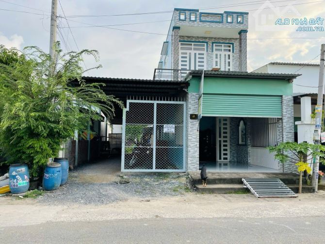 Cần bán nhà 1 lầu 1 trệt 6 phòng trọ đường số 15 1/ Trần Tử Bình xã Tân Thông Hội 9x42 Ful