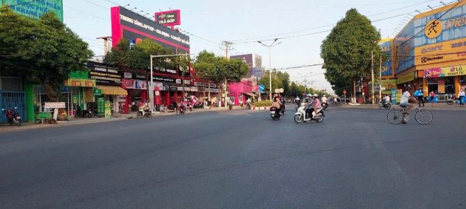 Bán 14 x 35 góc 2 MT cách mạng tháng 8 chỉ có 1 tỷ 650 /mét