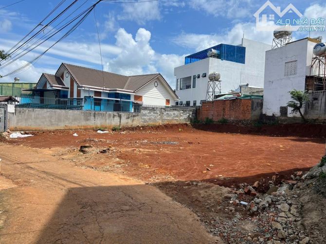 BÁN 2 LÔ ĐẤT ĐẸP HẺM 02 SĂM BRAM NGAY CHỢ D GIÁ TỐT NHẤT KHU VỰC - Loctran