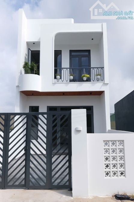 NHÀ ĐẸP NGAY CỤM CN THẠNH PHÚ, VĨNH CỬU NAY P TÂN TRIỀU