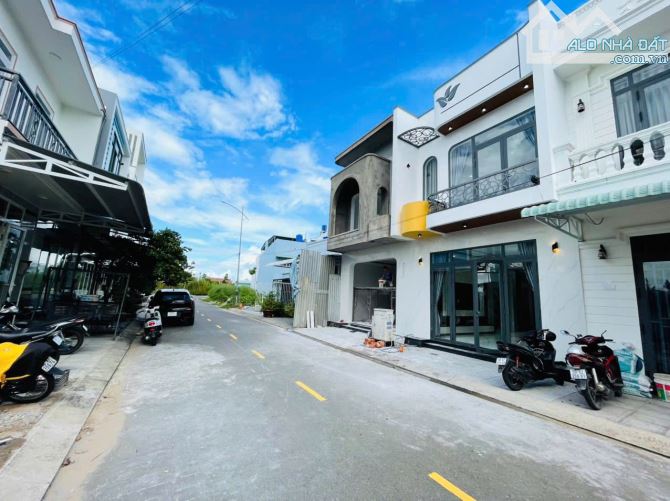 Nhà Mới Hoàn Thiện 2 Căn Liền Kề với 2 Mẫu Nhà Khác Nhau Đường Số 21 Khu Nam An Hoà