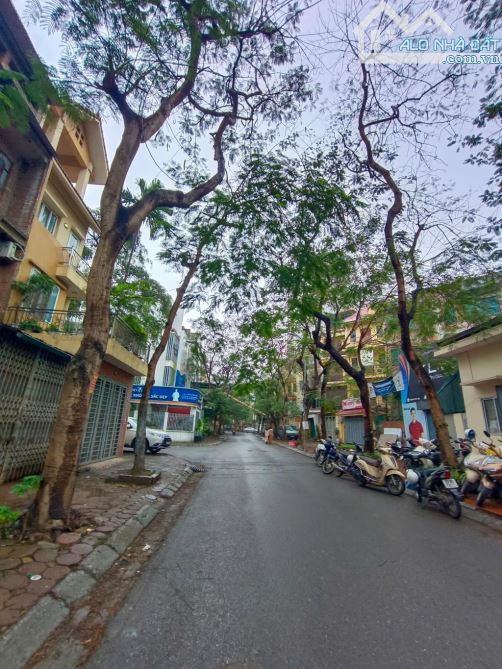 LIỀN KỀ VĂN QUÁN GIÁ ĐẦU TƯ 90M2 5TẦNG GIÁ 18 TỶ VỊ TRÍ ĐẸP KINH DOANH ĐỈNH